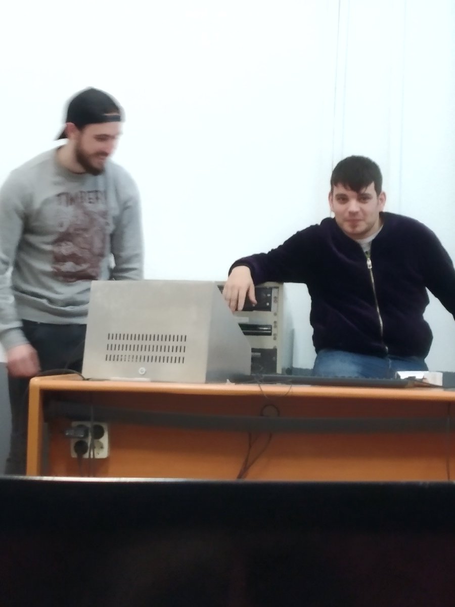 Estamos estrenando #NoWifi 📵, el nuevo cortometraje de Pablo! Os invitamos a venir a visionarlo con nosotras.