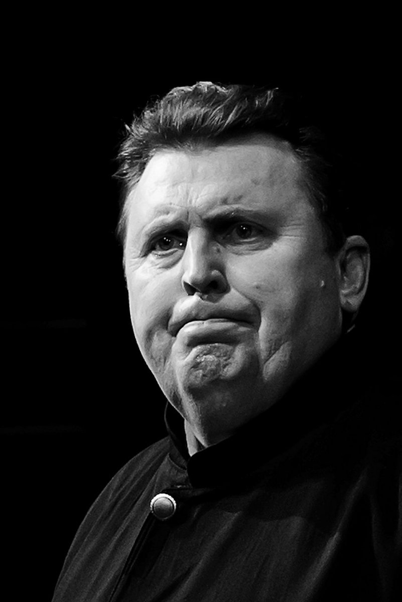 С днем рождения поздравляем нашего замечательного актера Андрея Викторовича Нагорнова. Успехов и счастья, работ и аплодисментов!