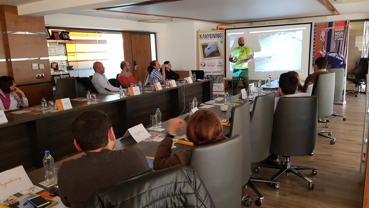 kayasafety's tweet photo. Borsafe Yüksekte Çalışma Seminerlerinin ilkini 19.04.2019 da,firmanın İzmir Bornova’daki binasında keyifle gerçekleştirdik. Faydalı geri bildirimler aldığımız bu etkinlik için değerli katılımcılara ve hocalarımıza teşekkür ederiz. #borsafe #kayasafety #kanyoning https://t.co/uCpwwYD0Ra
