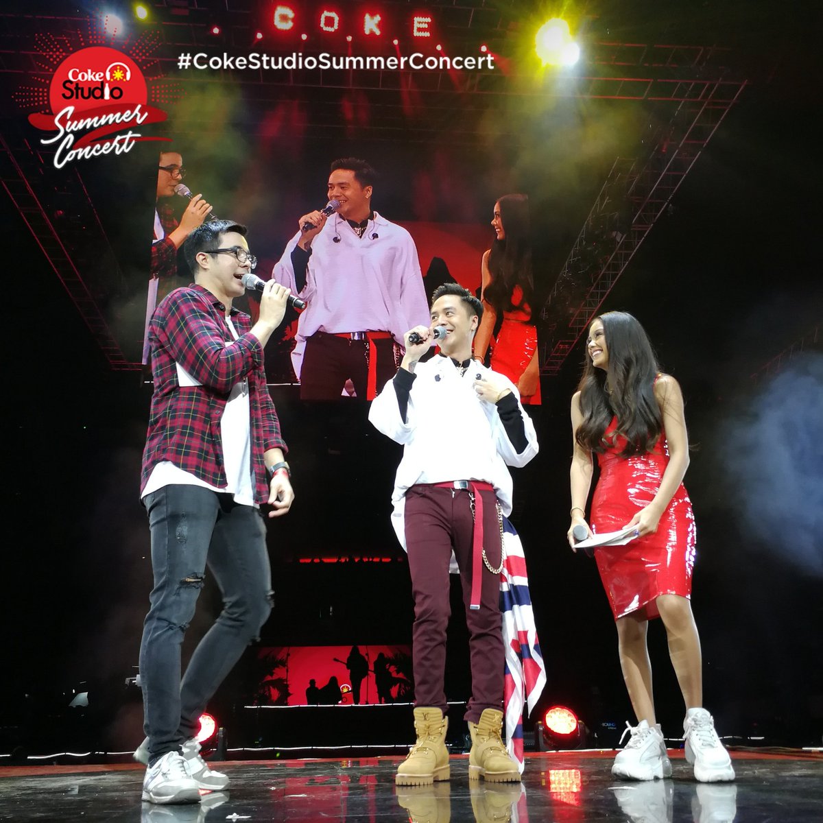 CocaColaPH's tweet photo. Ang taas ng energy sa MOA Arena, all because of @sam_concepcion! #CokeStudioSummerConcert https://t.co/H5s1x8XBUP