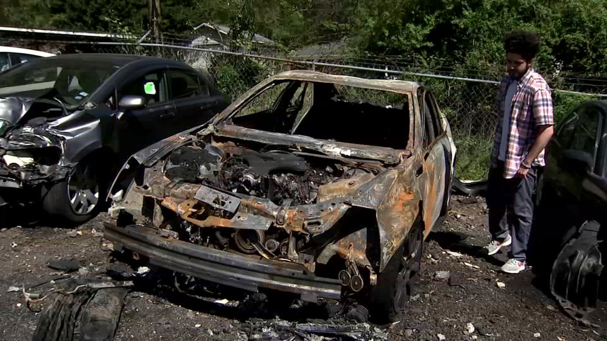 I'm getting answers after a metro Atlanta man’s car bursts into flames just minutes after getting an oil change at Jiffy Lube: 2wsb.tv/2IBbatJ – TODAY at 5, I dig through other complaints against the popular car shop