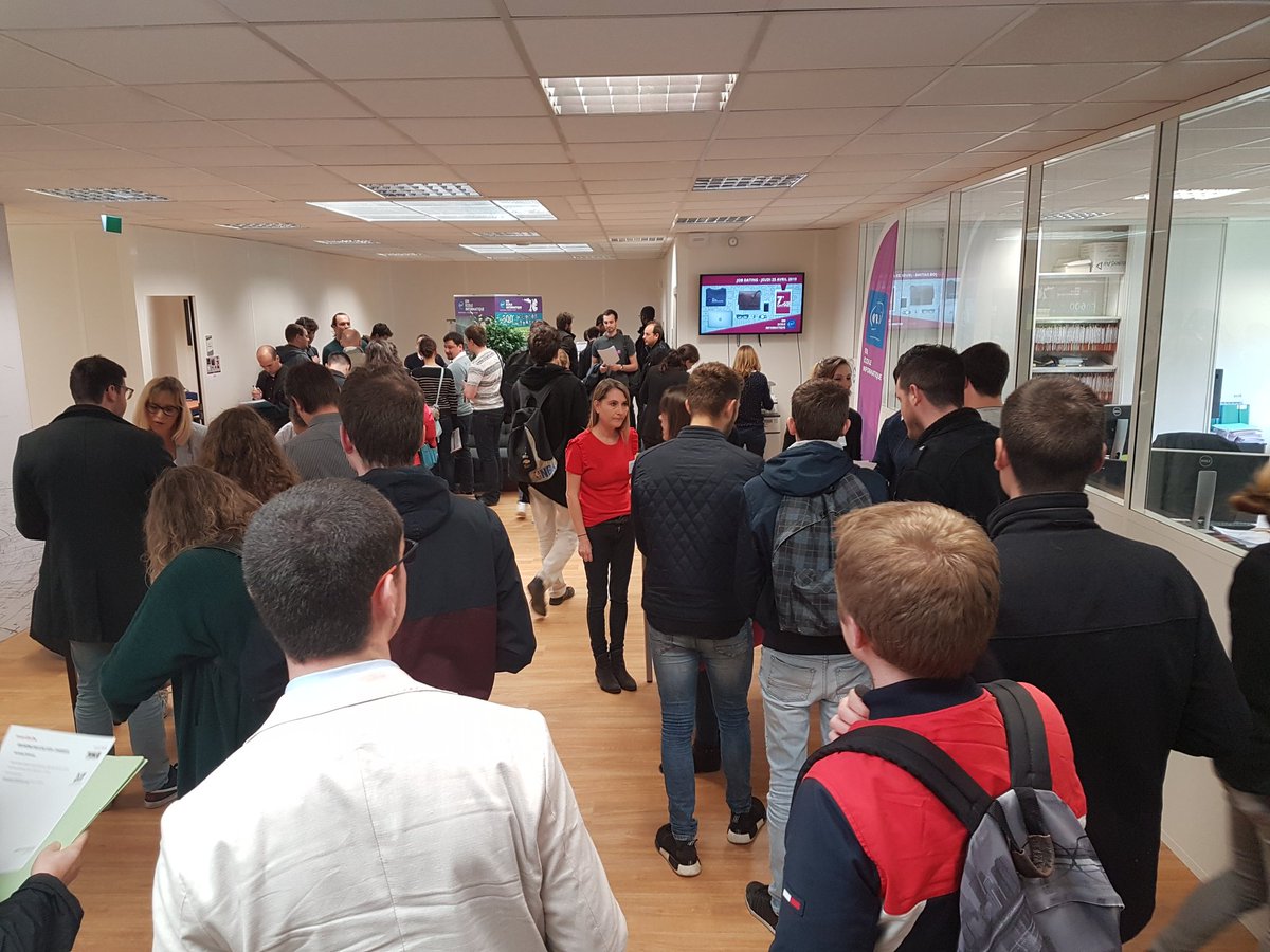 ENIEcoleInforma's tweet photo. #jobdatingENI | Aujourd'hui nous recevons 28 de nos entreprises partenaires : des centaines d'offres de stages, alternances, emplois à pourvoir pour nos candidats ! 👍💼

#jobdating #informatique #queencodeuse #kingcodeur #starsystem #emploi https://t.co/R7CAvf3EtZ