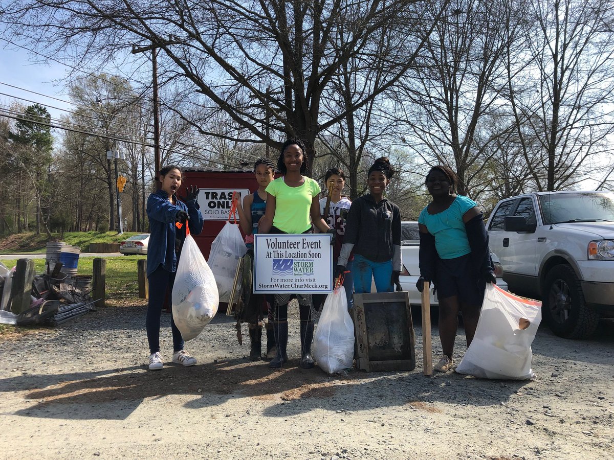 tgia100's tweet image. #TBT to our March service day where the #TGIA girls kept the #planetclean by picking up trash around our neighborhood. #savetheplanet #dogood #seviceday #TGIAEnrichment #environment #charlottenc