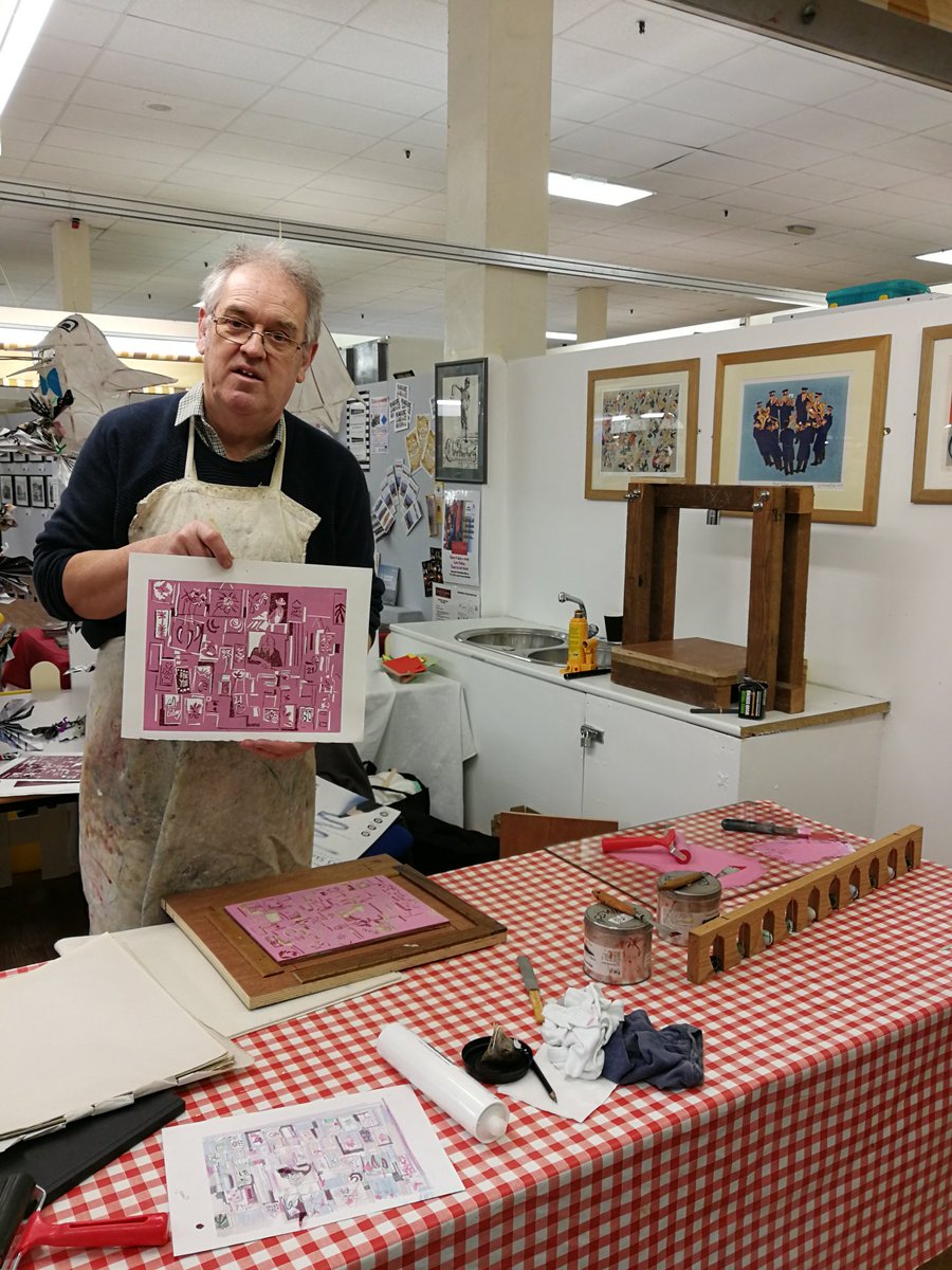 Interesting in making ART?
Want to have a taster go at lino printing?
Drop in this Saturday 29th April 10am -3pm Graham will be on hand to show you how. <a href="/Culture_NEL/">CultureWorks NEL</a> <a href="/DiscoverNEL/">DiscoverNEL</a> <a href="/CleeTIC/">Cleethorpes Tic</a> @FeralArtSchool #makingart #art