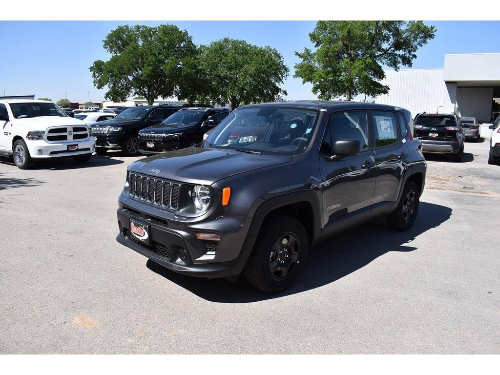 FrontierAuto's tweet image. Our astounding 2019 #JeepRenegade Sport 4X4 is ready, willing, and able! This SUV offers you near 31mpg on the highway and turns heads with great-looking wheels. 
Details: bit.ly/2DAQazf
