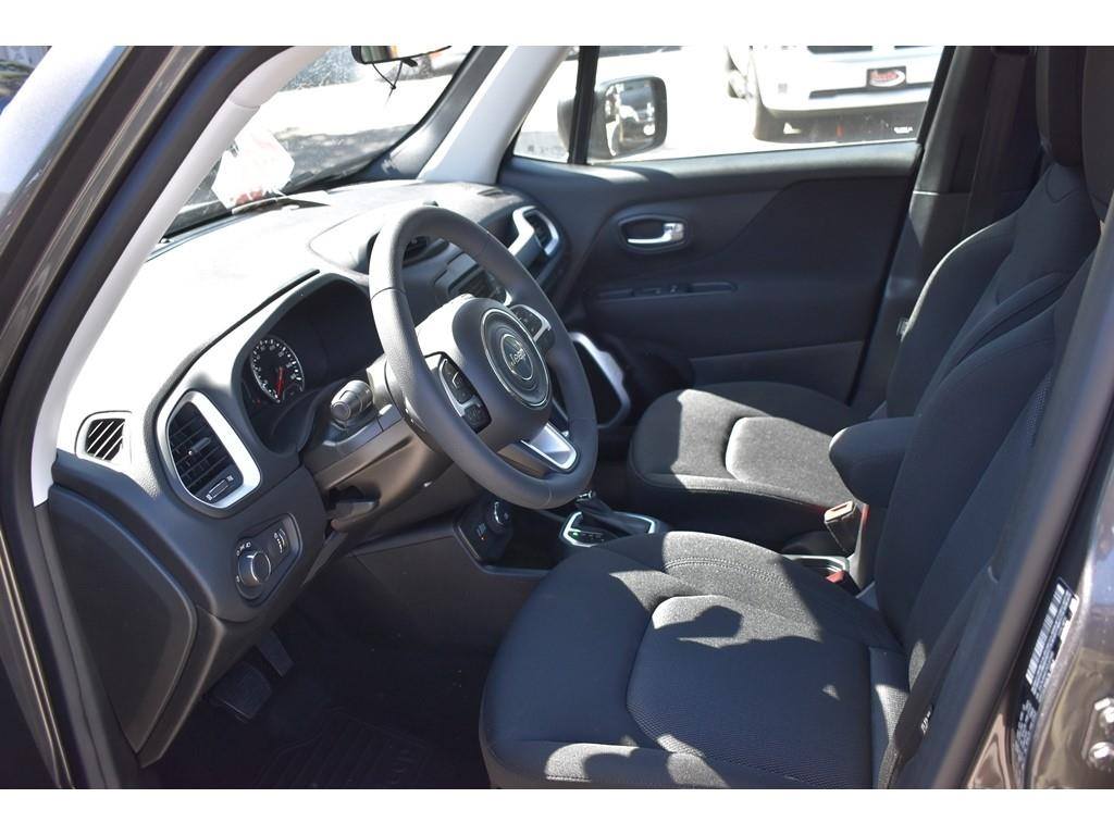 FrontierAuto's tweet image. Our astounding 2019 #JeepRenegade Sport 4X4 is ready, willing, and able! This SUV offers you near 31mpg on the highway and turns heads with great-looking wheels. 
Details: bit.ly/2DAQazf