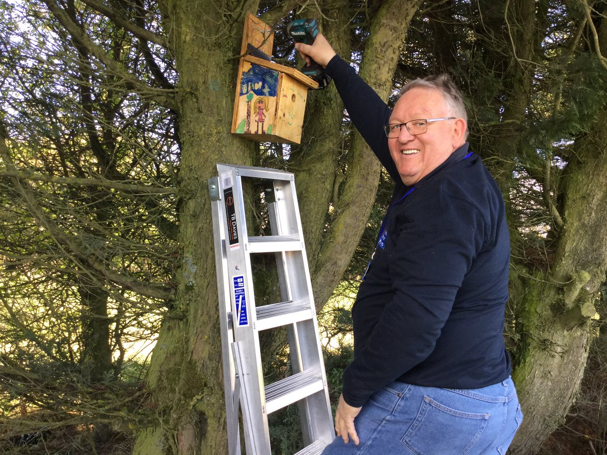 Thanks again to Graham <a href="/PortlethenMS/">Portlethen & District Men's Shed</a> and Mr Armstrong for all your help and to @PortlethenGC for allowing us to pop our bird boxes across from our school in the trees so we can watch the birds coming and going. @EcoSchoolsScot @RSPB_NEScotland