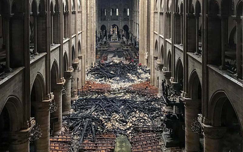 noticierovv's tweet photo. Incendio en Notre Dame pudo deberse a un "error humano" https://t.co/8ZLMBLkyoy https://t.co/Mg2gN141r7
