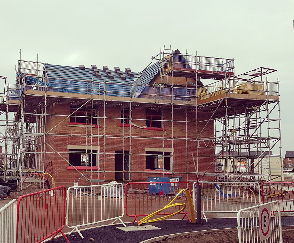 Stacey_Jones_od's tweet photo. Plot 68 and 69 a Douglas + and a Wickham under construction. #Widnes #bowerbrookgardens #newbuild #progress #newhome #TheWickham #TheDouglas #firsttimebuyer #sharedownership @OD_Properties @HaltonHousing https://t.co/pDHJgjwEno