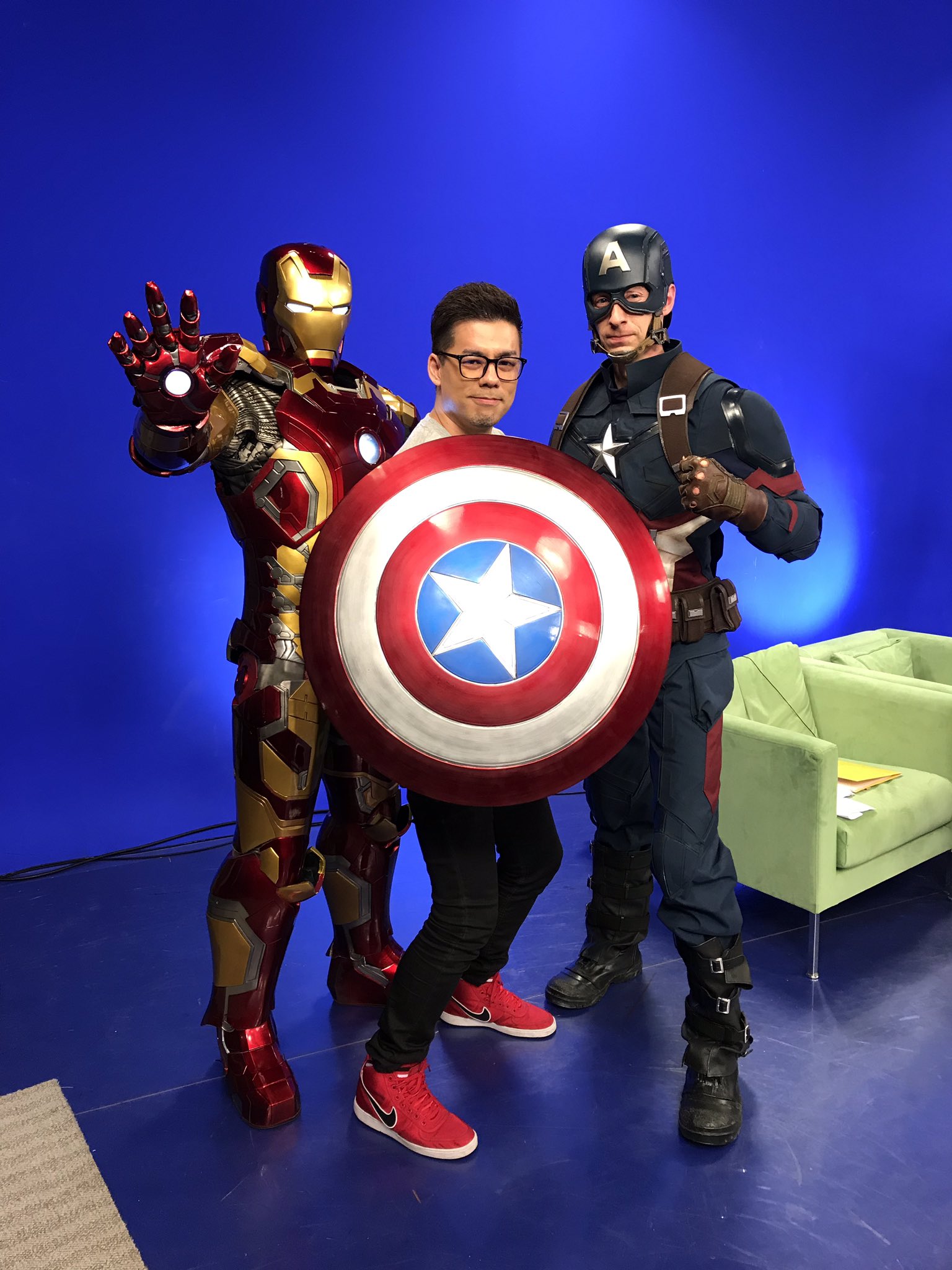 توییتر ドグマ風見 風岡 範明 در توییتر アベンジャーズインフィニティウォーをみんなで見よう 生放送 やっぱりみんなで見るとメチャクチャ楽しいね 今日で改めてアベンジャーズシリーズをおさらい出来たから 明日はアベンジャーズエンドゲームを見ます