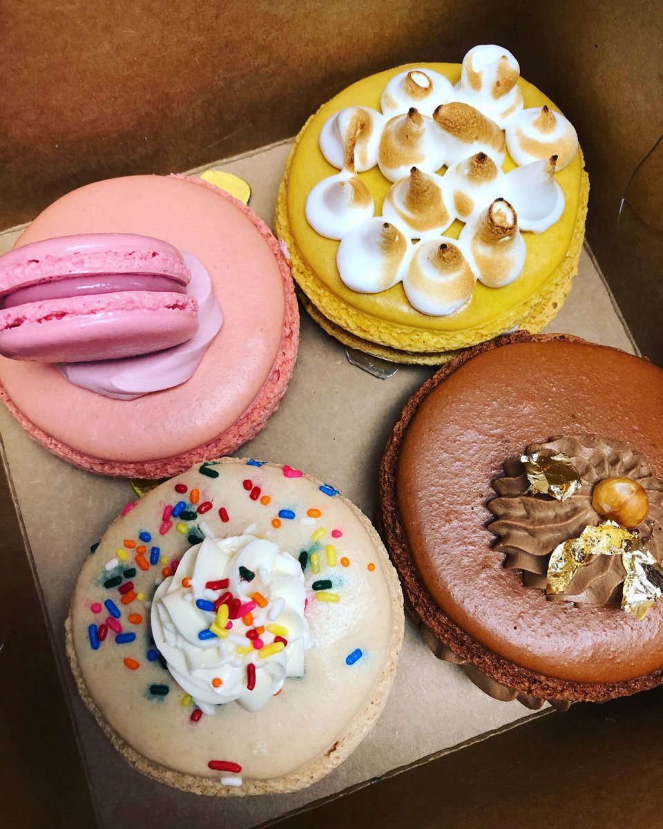 FinessePastries's tweet photo. There is still 1 space left in our Big Mac class this Saturday from 3-6pm! Visit our website to sign up or see our other classes 💕 https://t.co/XYoIyVTnYb