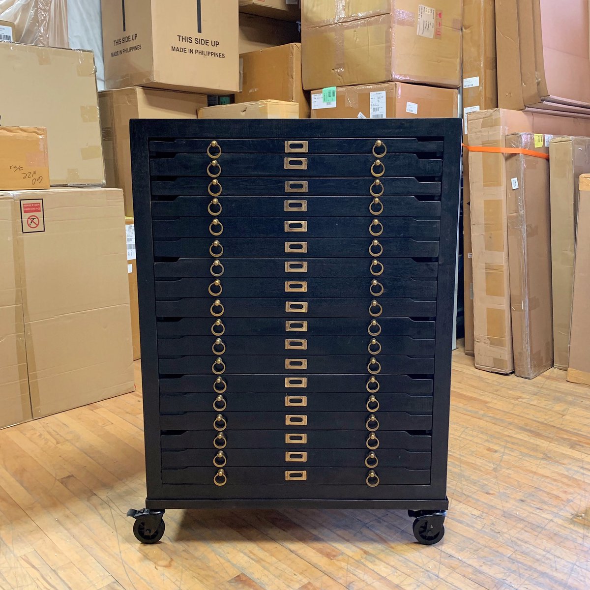 TroveWarehouse's tweet photo. We are absolutely in love with this new find! 😍 The Kenton printmakers cabinet has been repurposed to hold jewelry and accessory, bringing an updated vintage style to your bedroom. https://t.co/W6TSZrf9D1