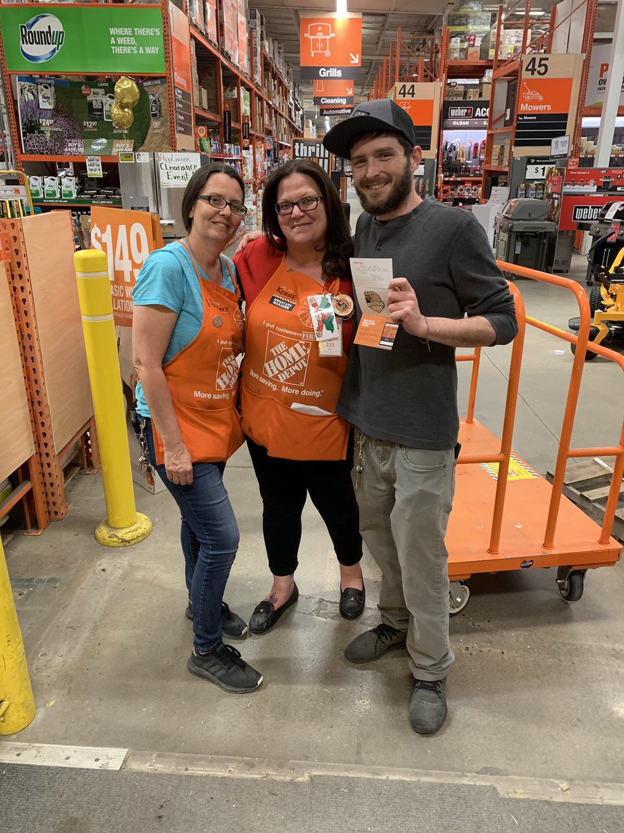 Celebrating <a href="/yeslikethespice/">Curtis Curry</a> on going Gold!!!   Congratulations!!!!   Keep up all the hard work.   <a href="/M_Carter_SM/">Marquis Carter</a> <a href="/Heather59201250/">Heather CXM</a> @BryanGuyHD2501 <a href="/ajones7652/">Annie Jones FDC 5830</a> @Shane_O_HD2501 <a href="/billshuell/">Bill Shuell</a> <a href="/staceyjsharp1/">Stacey J Sharp-Brown</a>