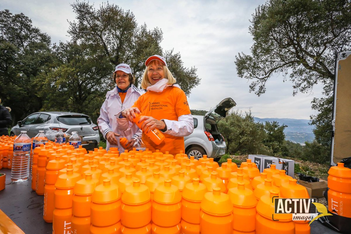 Nous ne pouvons pas oublier le grand travail des volontaires. Vous êtes une partie très importante du Triathlon International de Cannes! Et nous vous remercions d’etre si present chaque année sur ce triathlon ! 🙌 🔝🥰 #CIT2019