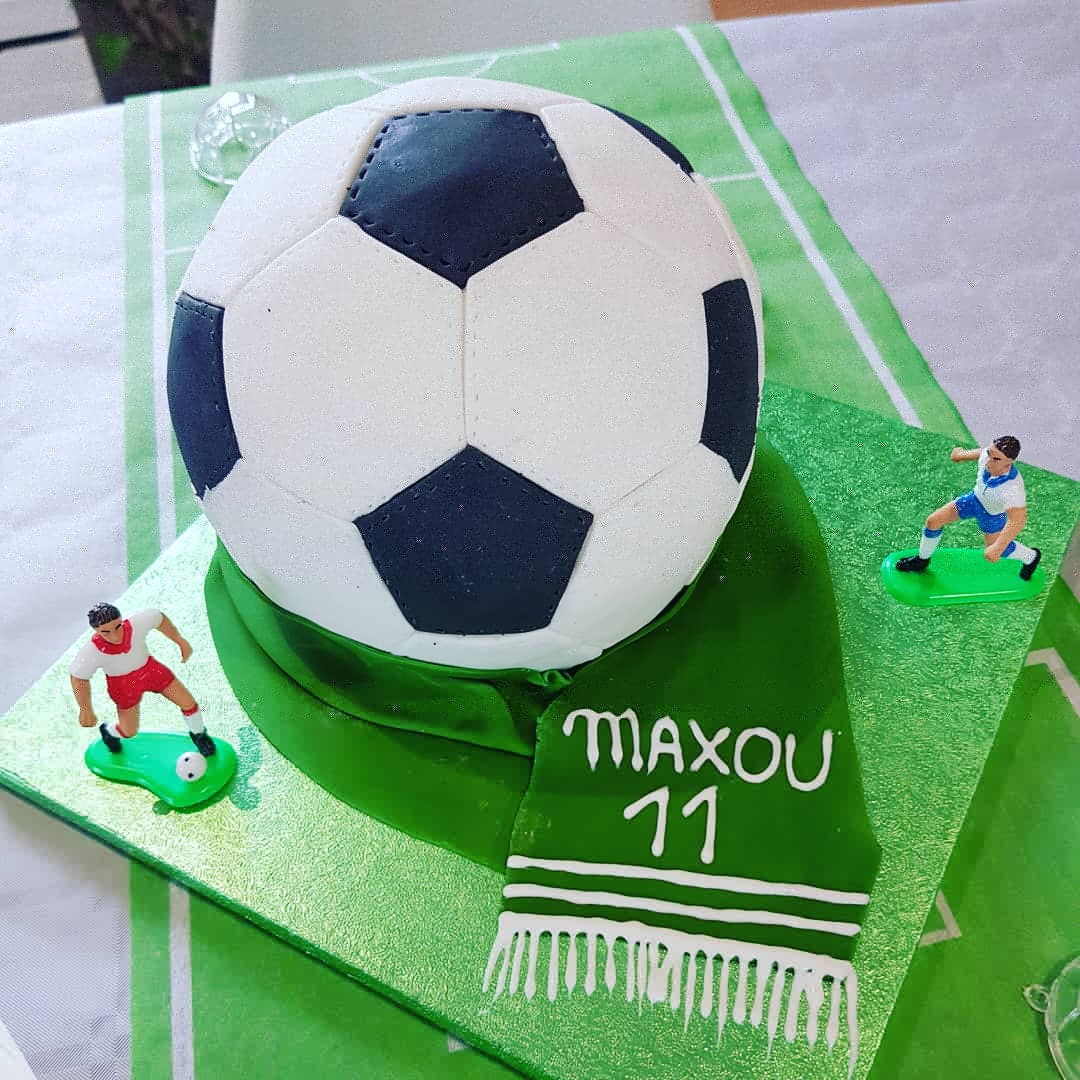 SoDeMaLe's tweet photo. Aujourd'hui anniversaire avec les copains pour Maxou. Gâteau ballon de foot ! @DenisMuron
#11ans #anniversaire #faitmaison https://t.co/ZHTx3su7Ft