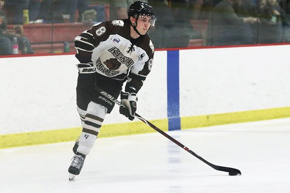 #NAHL Commitment Alert: <a href="/BrownBearsNAHL/">Kenai River Brown Bears</a> forward Jackson Nauss has committed to play NCAA Division III hockey for <a href="/UWRFMensHockey/">UW-River Falls Men's Hockey</a> #MadeintheNAHL nahl.com/news/story.cfm…
