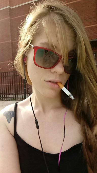 Just talking shit and doing stupid things #Webcamming https://t.co/OTRSLYwisM https://t.co/vFTNnpsFJ<a href="/tag/webcamming"class="tags">#Webcamming</a>