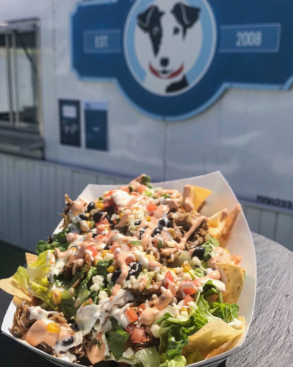 Pipers_Kitchen's tweet photo. Taco Salad filled with grilled chicken, romaine, grilled corn, tomato, black beans, avocado, crispy corn tortilla, and chipotle ranch. Come enjoy! #piperskitchen #dinealysbeach https://t.co/JmlfJEDf6u