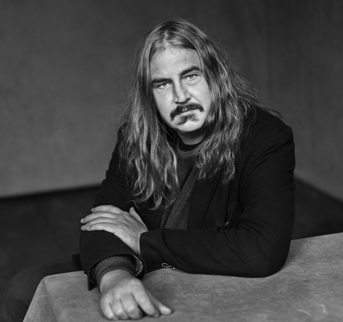 De eerste #spreker is bekend: <a href="/IljaPfeijffer/">Ilja Pfeijffer</a>! We gaan een stevig woordje wisselen over o.a. de vulgarisering van het #toerisme dankzij goedkope #vliegtickets en Airbnb, de #pretparkisering van de stedelijke ruimte, de opwaardering van nep. Lees meer: ow.ly/FxuO50rPYrv.