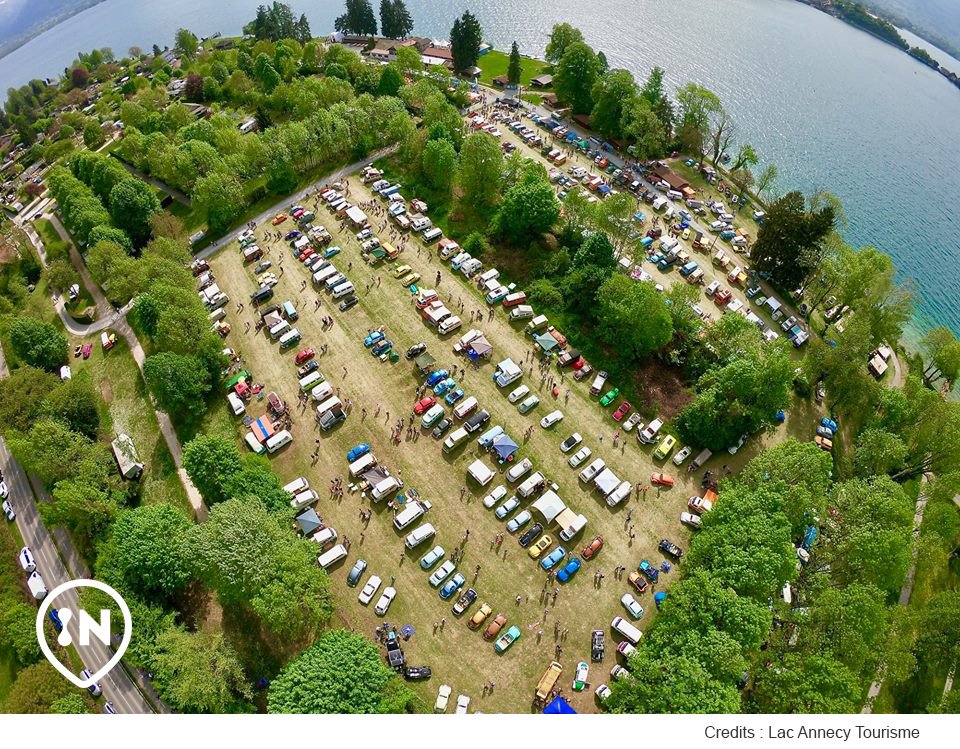 AnnecyMountains's tweet photo. Le rendez-vous indispensable des fans de combis et Coccinelles, le Meeting Cox sur les bords du lac d’Annecy du vendredi 26 au dimanche 28 Avril 2019. 🐞🚗
#AnnecyMountains #IFeelIN #mettingcox #automobile #voiture #combis #coccinelles https://t.co/kJ7PNfz2Fx