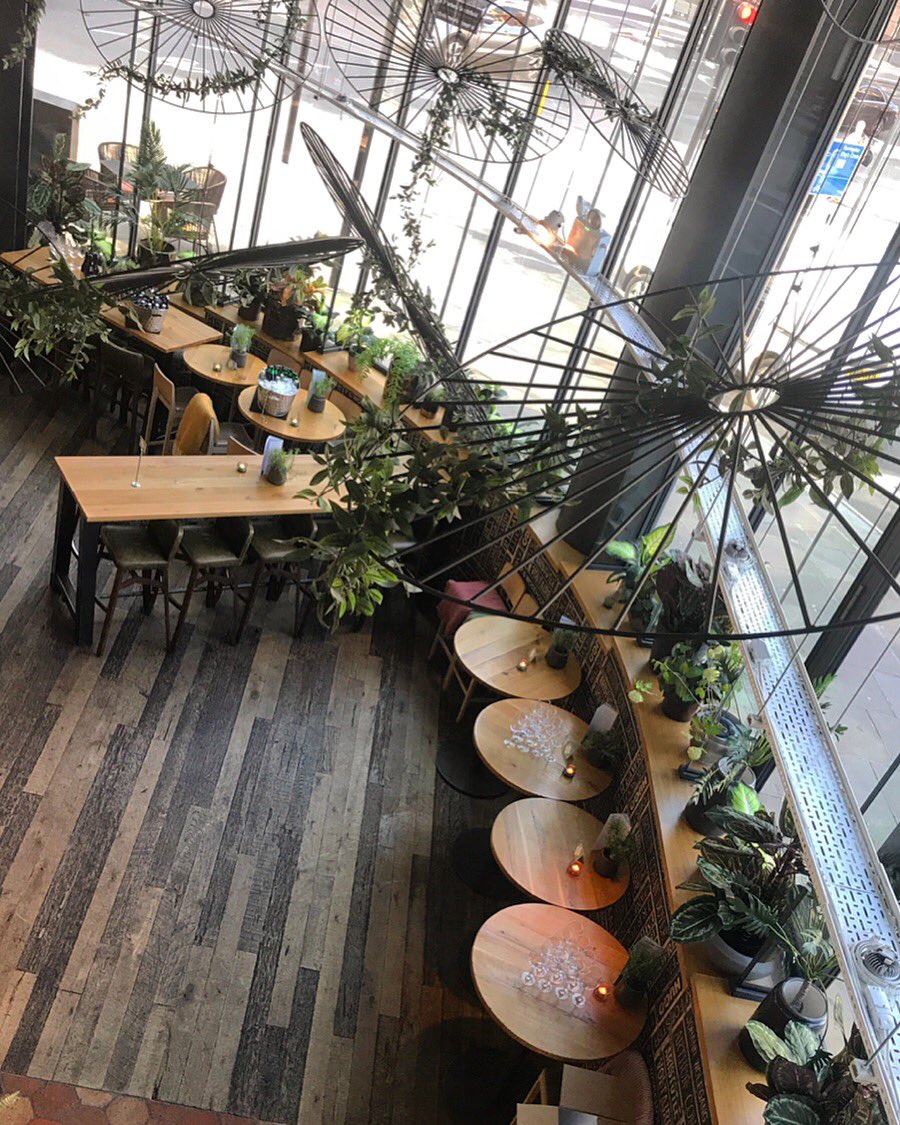 Setting up for Thursday night, bring it on💪🍻 
#afterworkdrinks #thursdaynight #bringiton #thursdayisthenewfriday #decor #greenery #londonbar