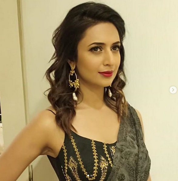 DivyankaTheRockstar (@divyankarocks) on Twitter photo Today on World Malaria Day, let’s raise awareness about the common symptoms and #HitMalariaBack with <a href="/godrejhit/">Godrej Hit</a> Join me in this cause by posting a selfie with #khatarnaakEmojis.
And swipe right to know the best way to #HitMalariaBack’. Today on World Malaria Day, let’s raise awareness about the common symptoms and #HitMalariaBack with <a href="/godrejhit/">Godrej Hit</a> Join me in this cause by posting a selfie with #khatarnaakEmojis.
And swipe right to know the best way to #HitMalariaBack’.