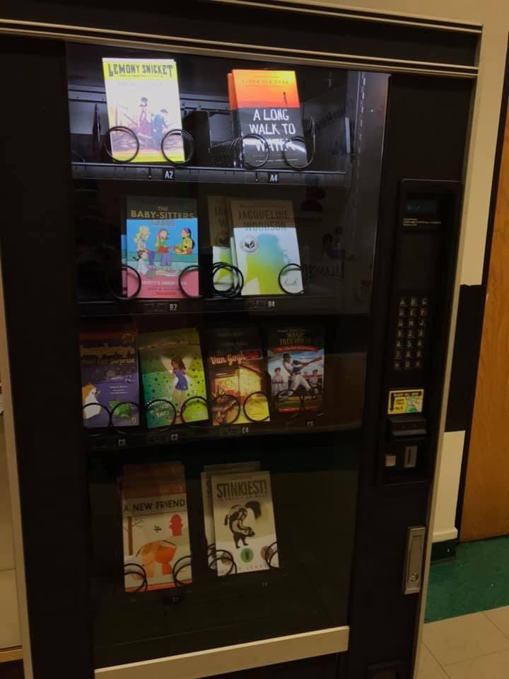 CHUHSchools's tweet image. Most school buildings across the country have been phasing out vending machines in the interest of student health, but Rox El has just installed one. Instead of soft drinks and chips, it is stocked with books. &amp;gt;&amp;gt; bit.ly/2GxlWOg