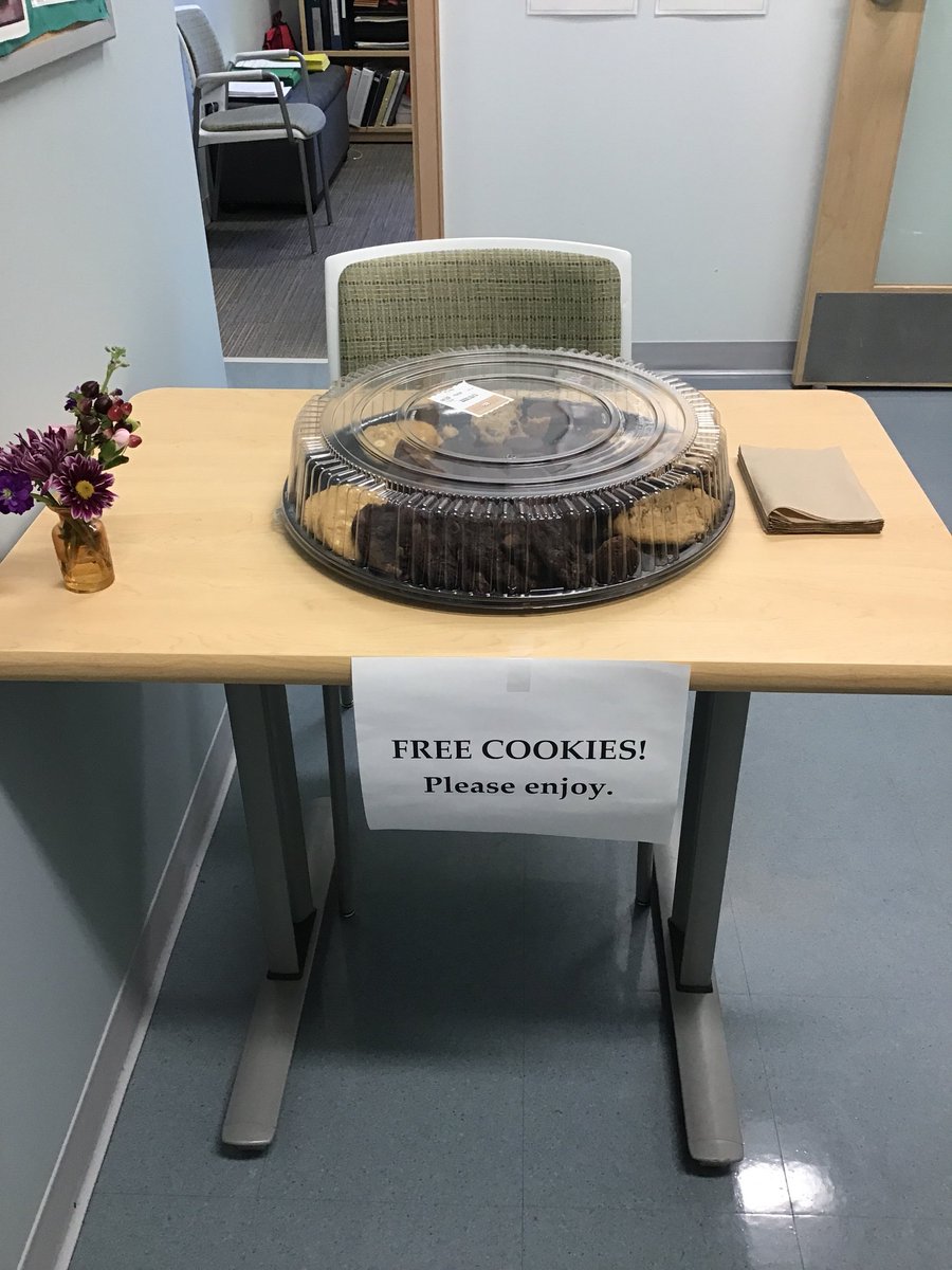 Stop by the Advising Suite for a sweet treat!