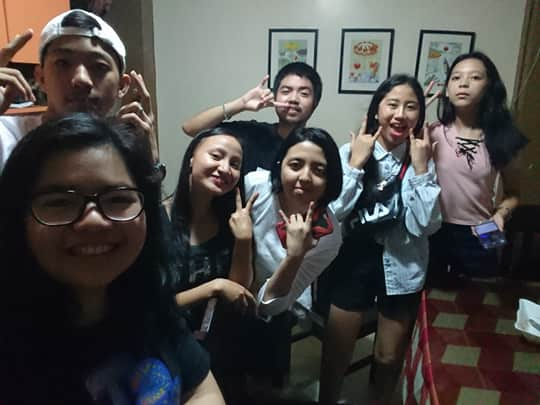 SheyeolV's tweet photo. Last meeting :< insert* JL and @_MarianMae Gonna miss you all. Love you guys HEUHEUEUEU T-T
(Incomplete :<) https://t.co/qBpsLzHLjn