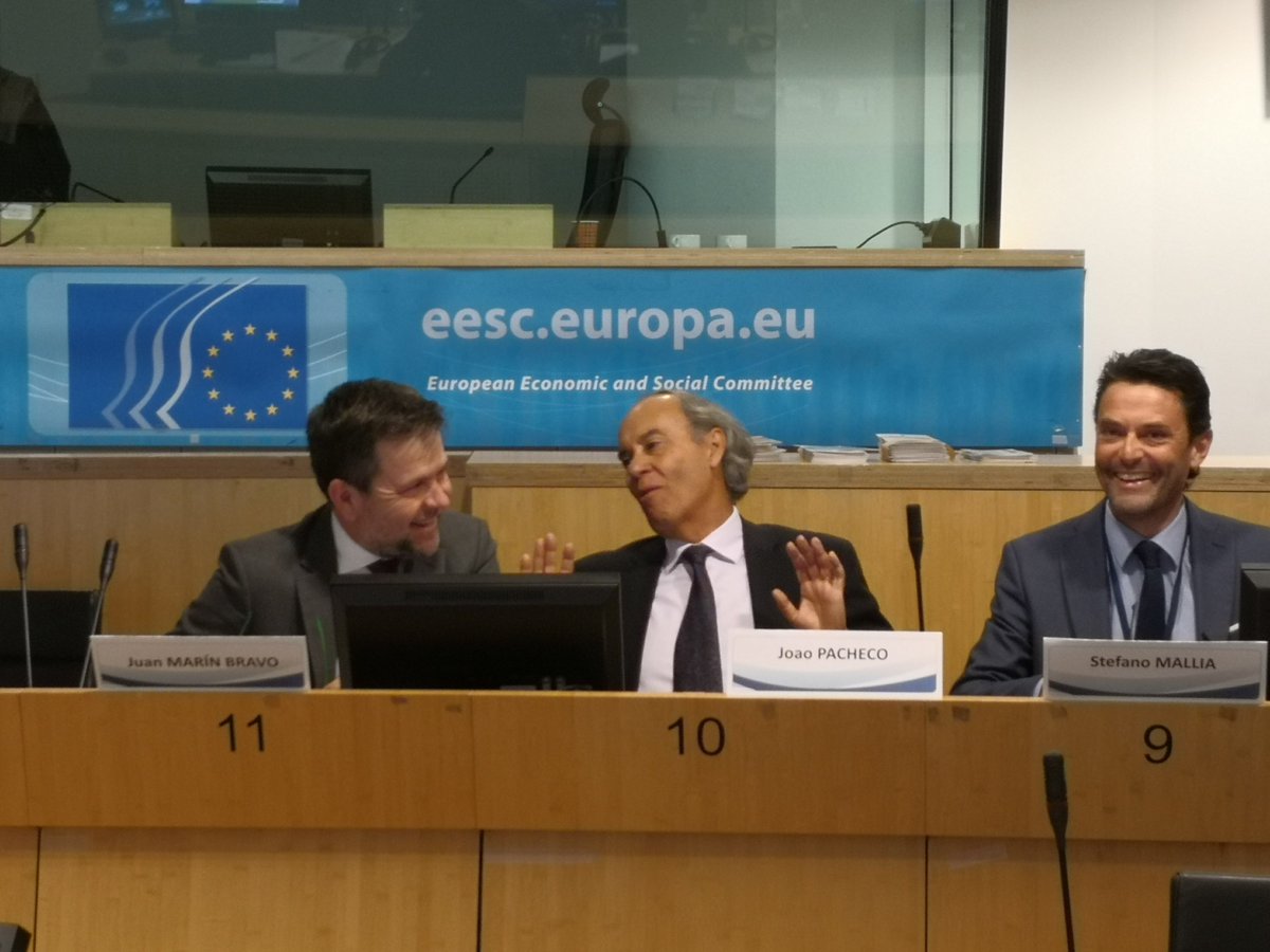 FruitvegEUROPE's tweet photo. Today @EUCOFEL_EU president #JuanMarin participated in @EESC_NAT debate on Brexit.
Excellent debate on the impact on the EU fruit and vegetable sector!! Thank you Mr #MReale and Mr @joseppuxeu
We β€οΈπͺπΊπ¬π§Trade
Remeber: #EnjoyEatingEUFV
We β€οΈπͺπΊππππππππππππ₯π
ππΆοΈπ₯π₯¬π₯¦π₯ https://t.co/GEsx737xv5