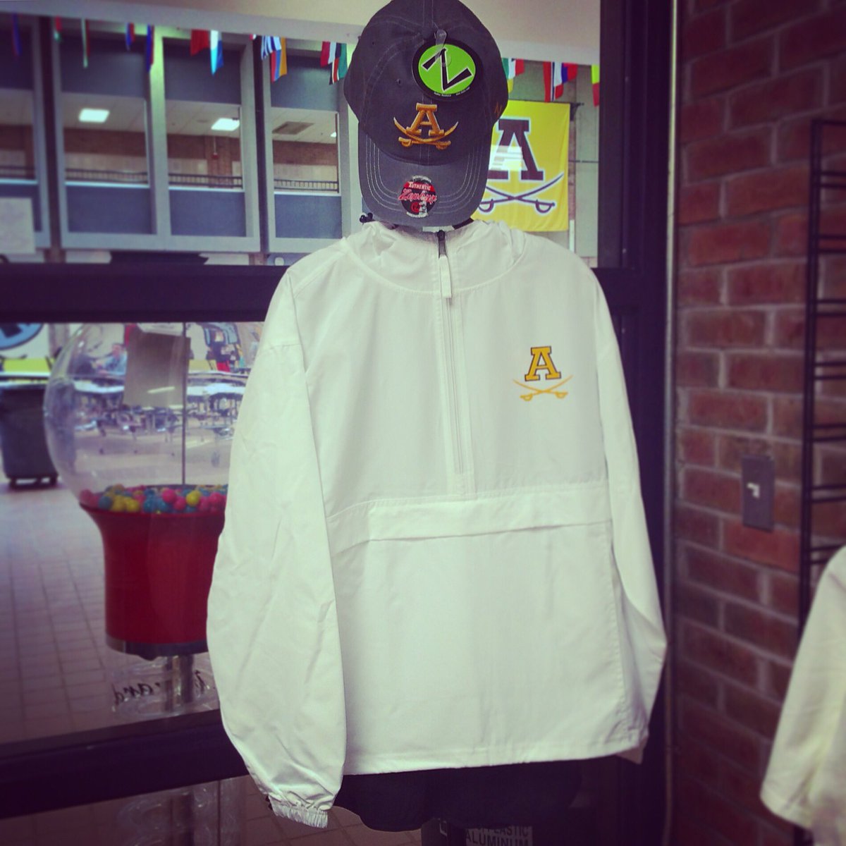 Amble Inn tweet media