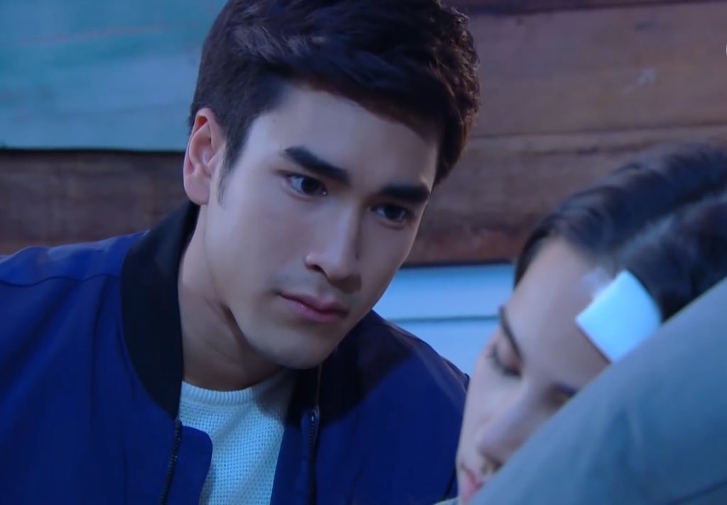 bizarrewanderer's tweet photo. Ang ‘clingy’! #starepamore 👀😅😬🥰 #TheCrownPrincess #TCPClingy https://t.co/kTvdmsotUo