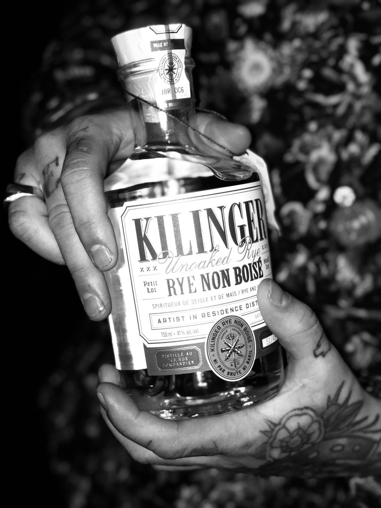 Kilingerrye's tweet photo. A rebellious look with a smooth taste. ⁣✊
.⁣
.⁣

⁣#kilingerrye #rye #whiskey #airdistillerie #craftrye #craftspirits #craftspirit #spirits #alcohol #liquor #craftdistillery #craftdistillers #graintoglass #distillery #madeinquebec #Gatineau #Quebec #Canada #Ottawa #Montreal https://t.co/i6ebkw6HFA