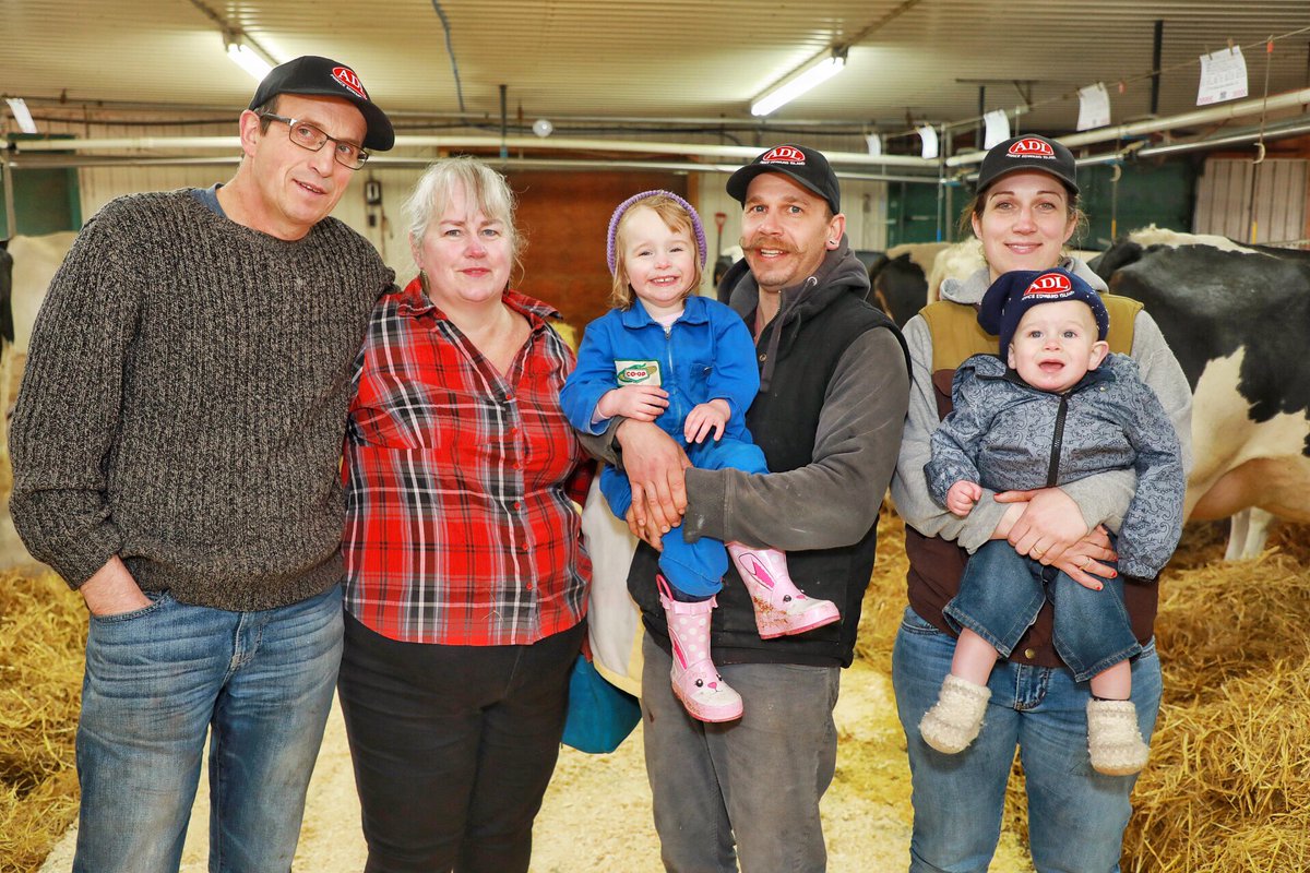 Stop number three of <a href="/HolsteinPei/">2019 Congrès National Convention PEI</a> : Redview #Holsteins and #Jerseys. Alain, Janna, Rob &amp; Deanna are proud <a href="/ADL_PEI/">ADL_PEI</a> members and two time recipients of the Co-op Quality award for 70k SCC. The herd is 60% Holstein and 40% Jersey with a 4.7% butterfat.