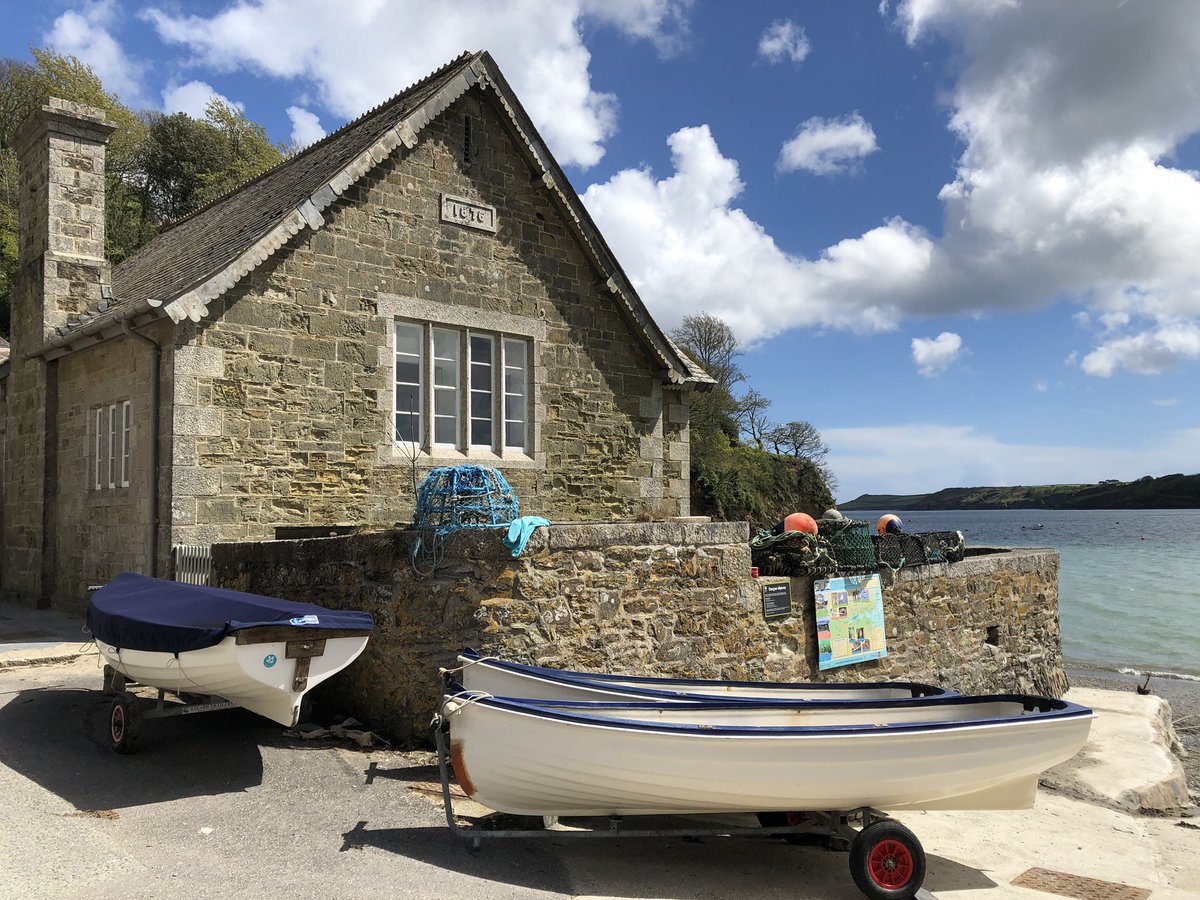 Scenes from my office today! Down on the #Helford #Cornwall Checking out #Spring #Gardens ready for more garden #tours @NTGlendurgan <a href="/HelfordRiver/">Helford River</a>  <a href="/HelfordRiverCr/">Helford River Cruise</a> <a href="/HelfordRSC/">Helford Sailing</a> <a href="/CornwallGardens/">Cornwall Gardens</a> <a href="/GreatGardens14/">Great Gardens</a> @SulisGuides @awctg <a href="/VisitCornwall/">Cornwall</a> <a href="/ILoveCornwallUK/">Visit Cornwall</a>