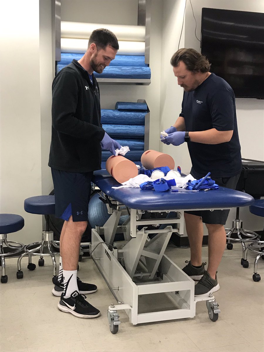 NICER_Lab's tweet image. @reybird11 and @cameroneldred6 practice using hemostatic agents &amp;amp; tourniquets! #DATWeekend @isuathltraining
