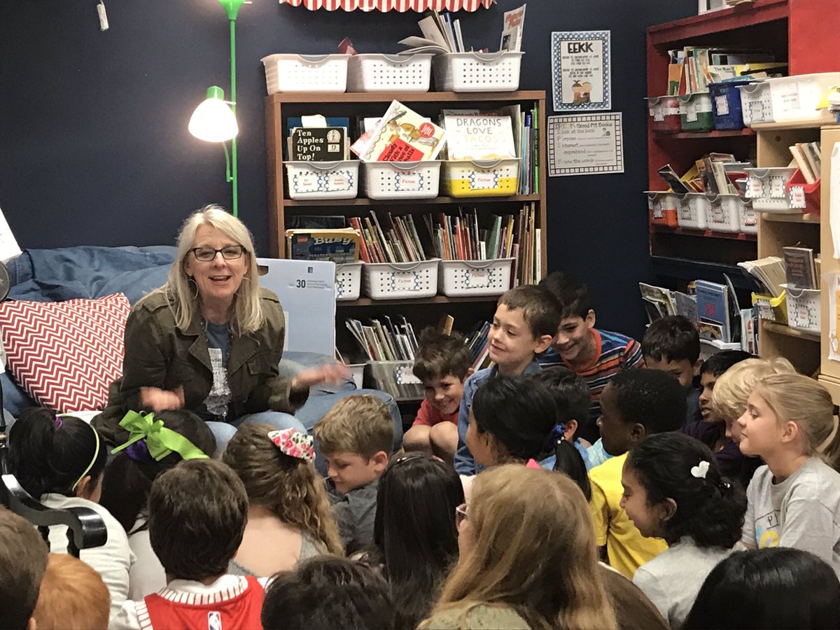 mrs_poje's tweet photo. @mrs_winters2 is such a fun and engaging reading teacher! #BookClubs #BookPresentations 📚 @Deretchin https://t.co/9xgH7sEoBF