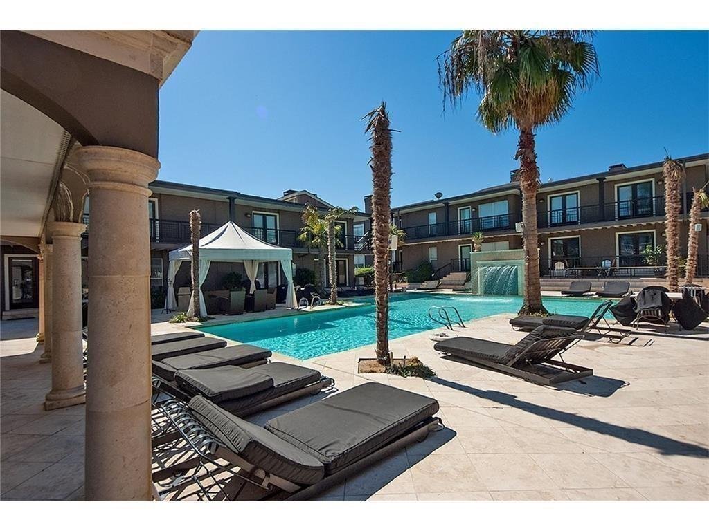 CranstonGroup's tweet photo. #OpenHouse

📍 5912 Sandhurst Ln. Unit #237
🏠 Sat. &amp; Sun. (1-3pm)

#Tuscany #Condo #Dallas #DallasCondo

For more details, private tours, or for any of your #RealEstate needs - contact the #CranstonGroup 🗝 https://t.co/FmNuge3Bue