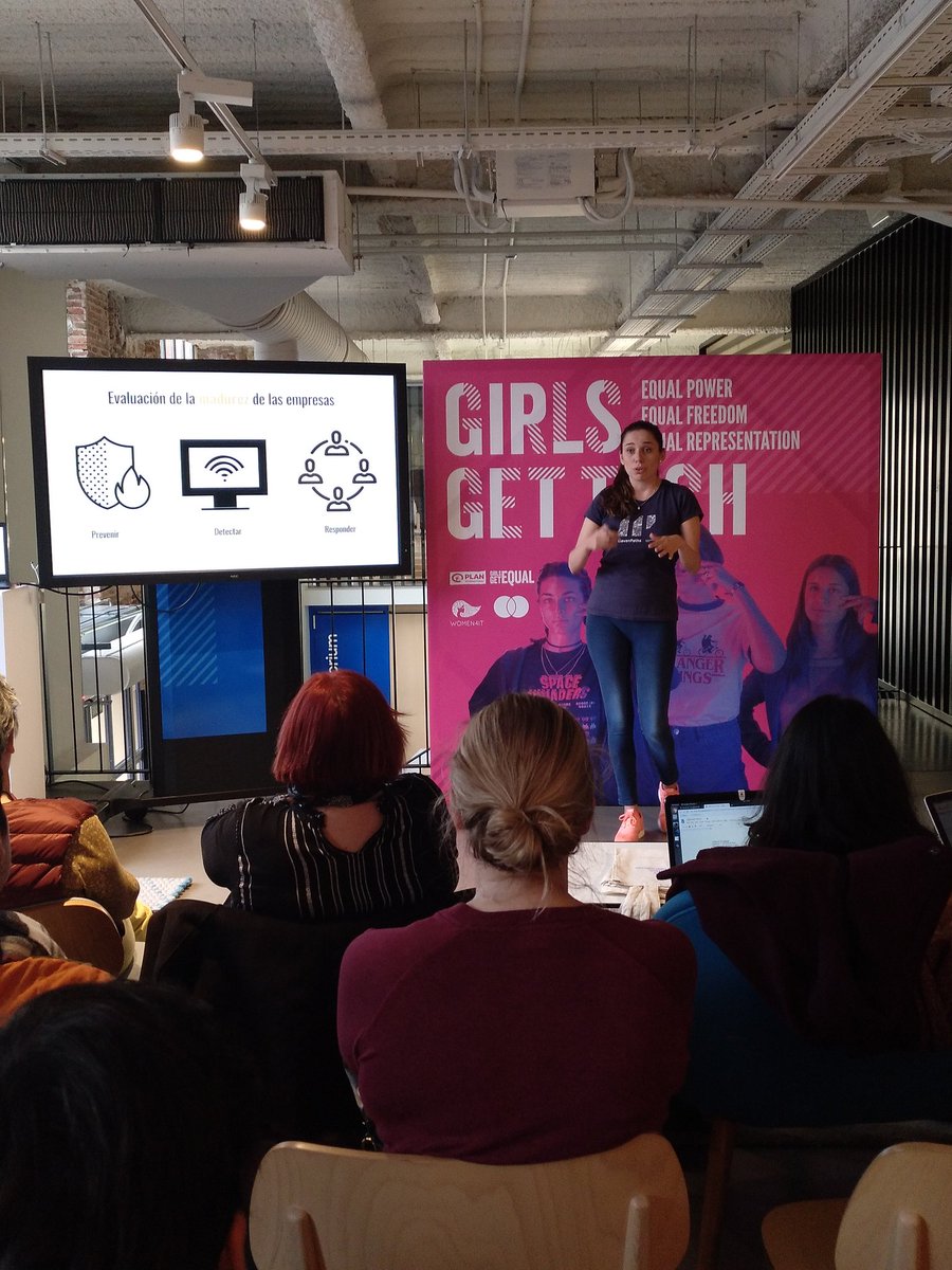 PlanInt_ES's tweet photo. En #GirlsGetTech tuvimos talleres de videojuegos, ciberseguridad y fact-checking, para romper los estereotipos que alejan a las chicas de la tecnología https://t.co/iGZEcTmSV0