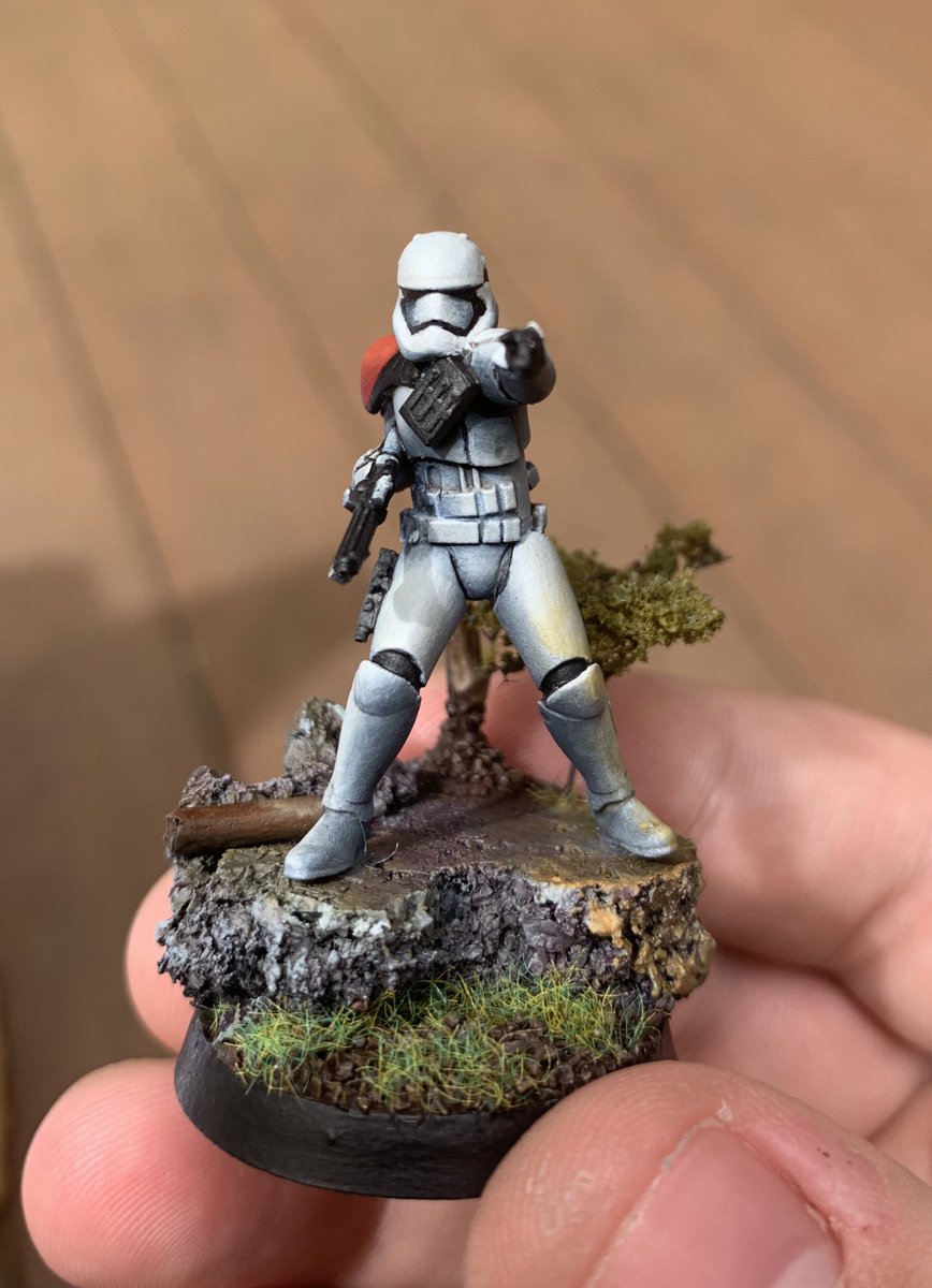 Nobleclonetroop's tweet photo. Got this guy finished! Thanks to @ForgeSkull for the miniature and thanks to @Sorastros for the teachings necessary to give the mini a half-way decent paint job!
#StarWars #StarWarsIX #miniaturepainting #Miniature #art #tabletop #TheRiseOfSkywalker #FirstOrder #stormtrooper https://t.co/41SXC2Pwud