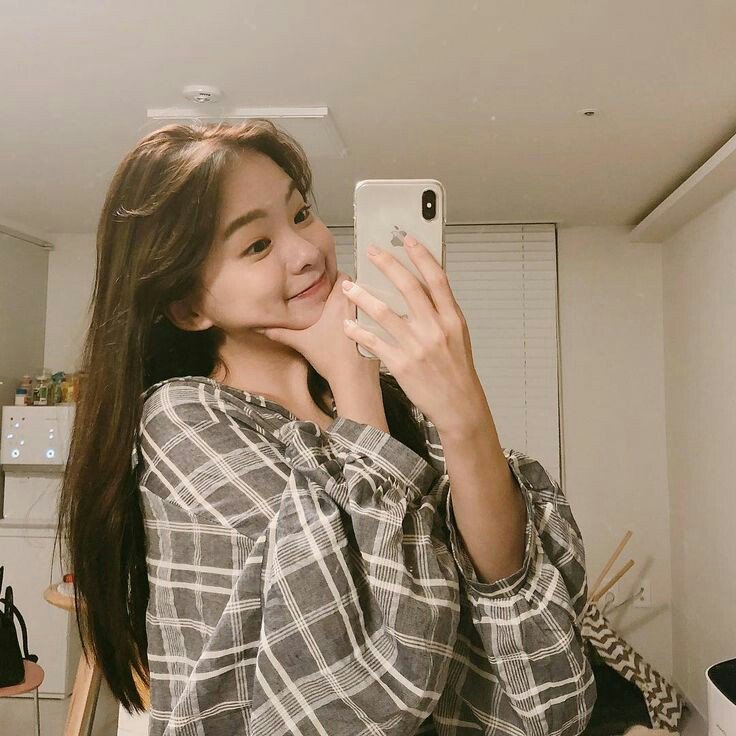 KIMXNAMJOOON's tweet photo. I found this photo on my phone.

What are you doing with my handphone? 
😏 https://t.co/jrNZfoEWh5