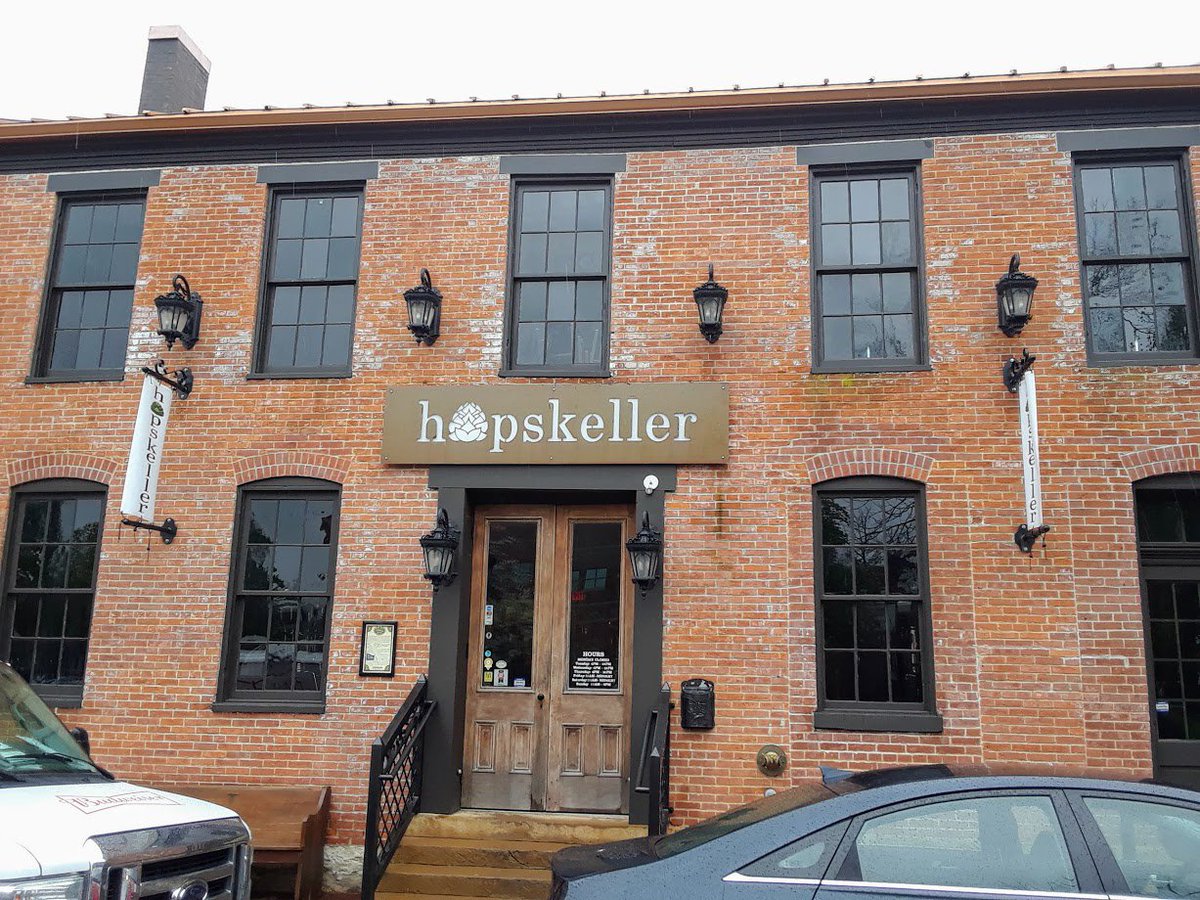 KellyO_StL's tweet photo. Our Region has so much to offer!  I had a great visit yesterday in #CityofWaterlooIL. Amazing hospitality, great food and vibrant businesses including @hopskeller, #ShortysSmokehouse, and co-working space @thevaultswp. @STLRegChamber https://t.co/LQDlJigqwH