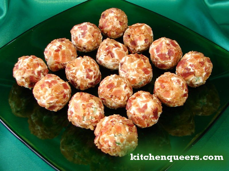 kitchenqueers's tweet photo. These #Bacon #Jalapeno #CheeseBall Bites are naturally #LowCarb and #GlutenFree. But most important, they #taste amazing! #Recipe and #video demo here: https://t.co/bWbgl53HrD #Appetizer #PartyBuffet #Subscribe https://t.co/UWnAyFq6Rf