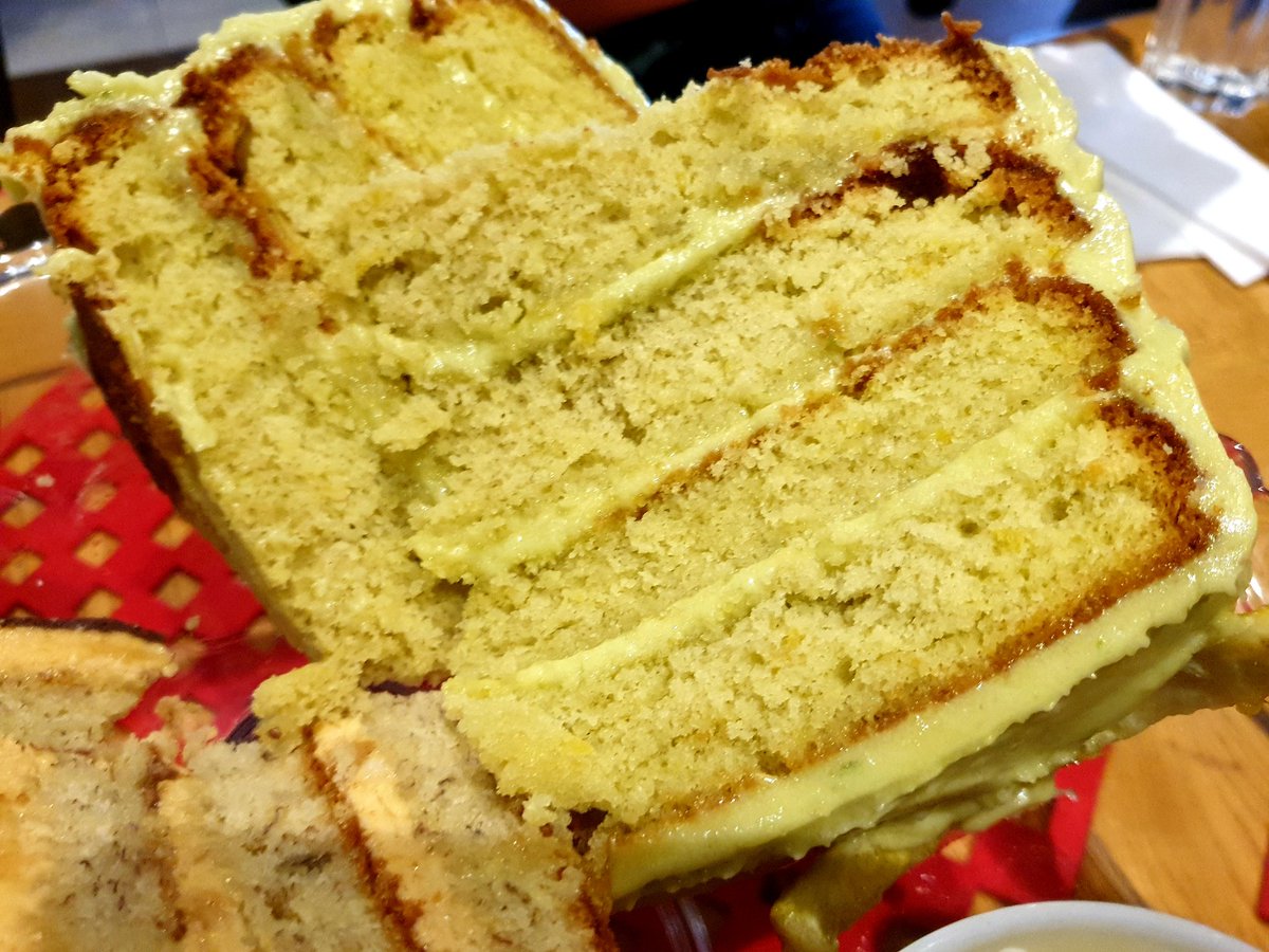 JoziStyle's tweet photo. Something different at Mugg & Bean
The Matcha, Orange & Avocado cake.
Would you try a slice?
#DineJoziStyle
#MenuWithMore
#InspireGenerosity
@Mugg_and_Bean https://t.co/xEPK83RL5r
