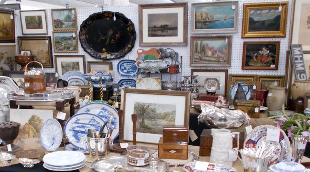 TheBeeAntiques's tweet photo. Check out the Apr 9-12 Scott Antique Market that happened in Atlanta, GA: 2,000 booths filled with antiques, vintage collectibles and home décor. Click for review and photos!
https://t.co/k1xx7KO28d
@scottantiques #antiques #antiquesshow #vinate #collectibles #homedecor https://t.co/wj9UVEF8bt