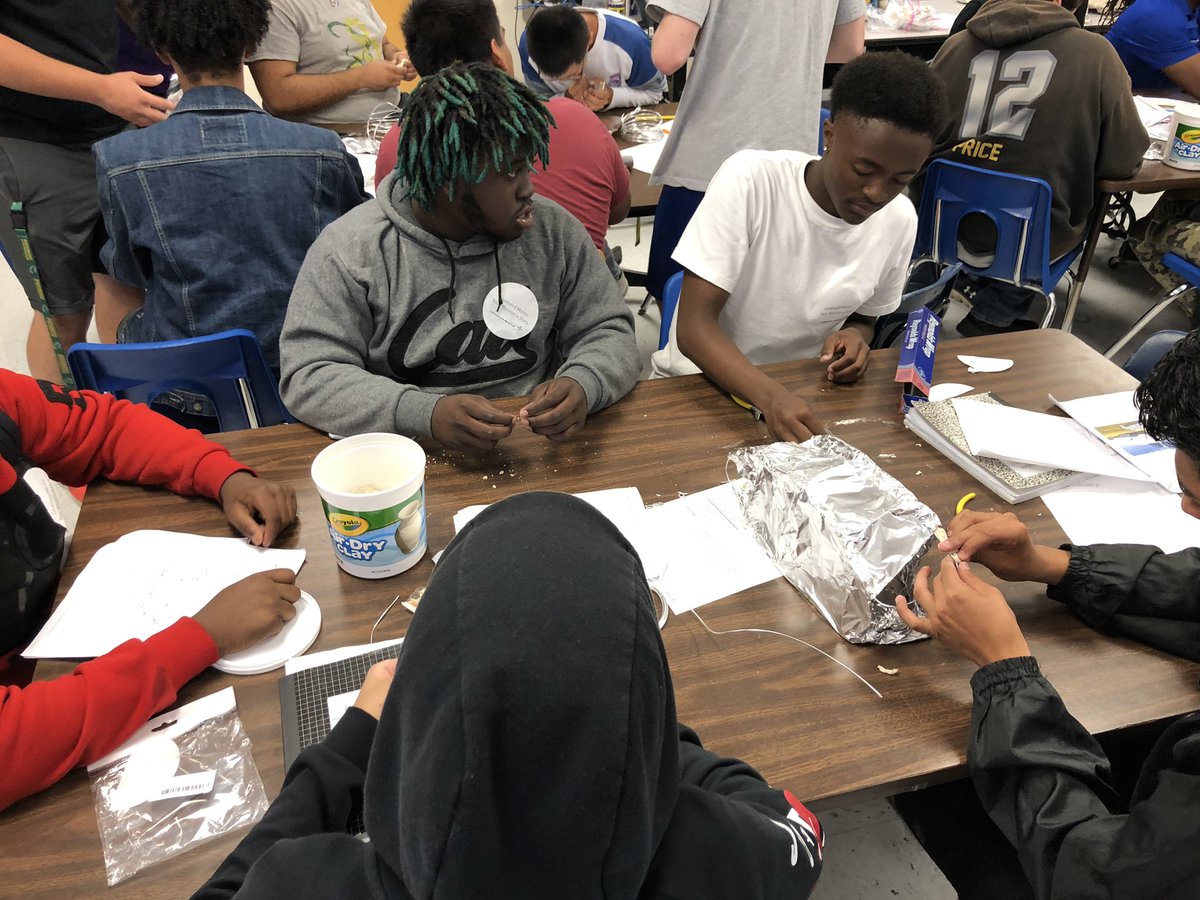 doctor_becky's tweet photo. Creating future STEM leaders @DiscoveryEd @LockheedMartin #GenerationBeyond @FortWorthISD @stemboss @DrJacksonPhD @KentPScribner https://t.co/eXAi21607V