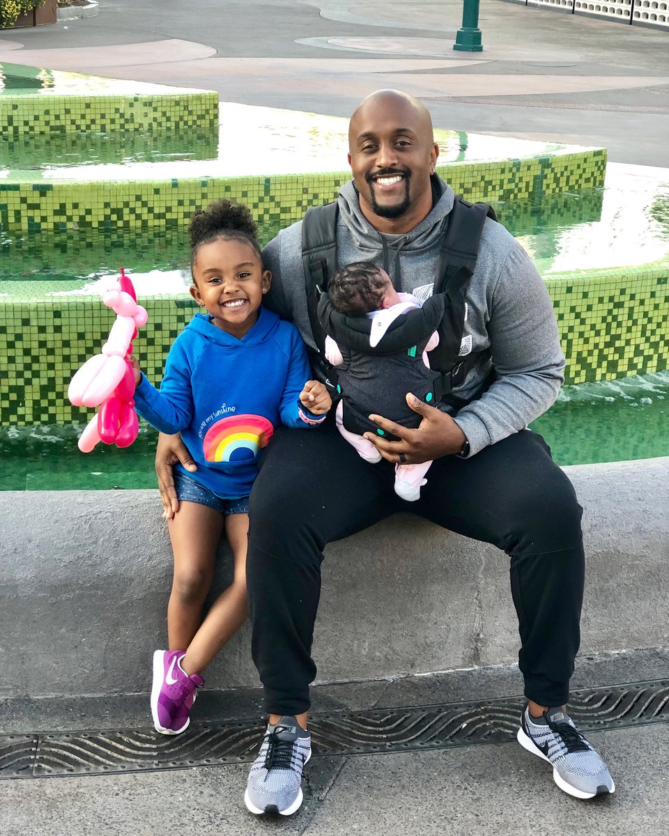 BrothaCraig's tweet photo. 4/25/84 - thank you Lord for giving me life and blessing me to see another year. #HappyBirthday π π #35 #HalfwayTo40 π΄πΎ https://t.co/Y1ncO9myar