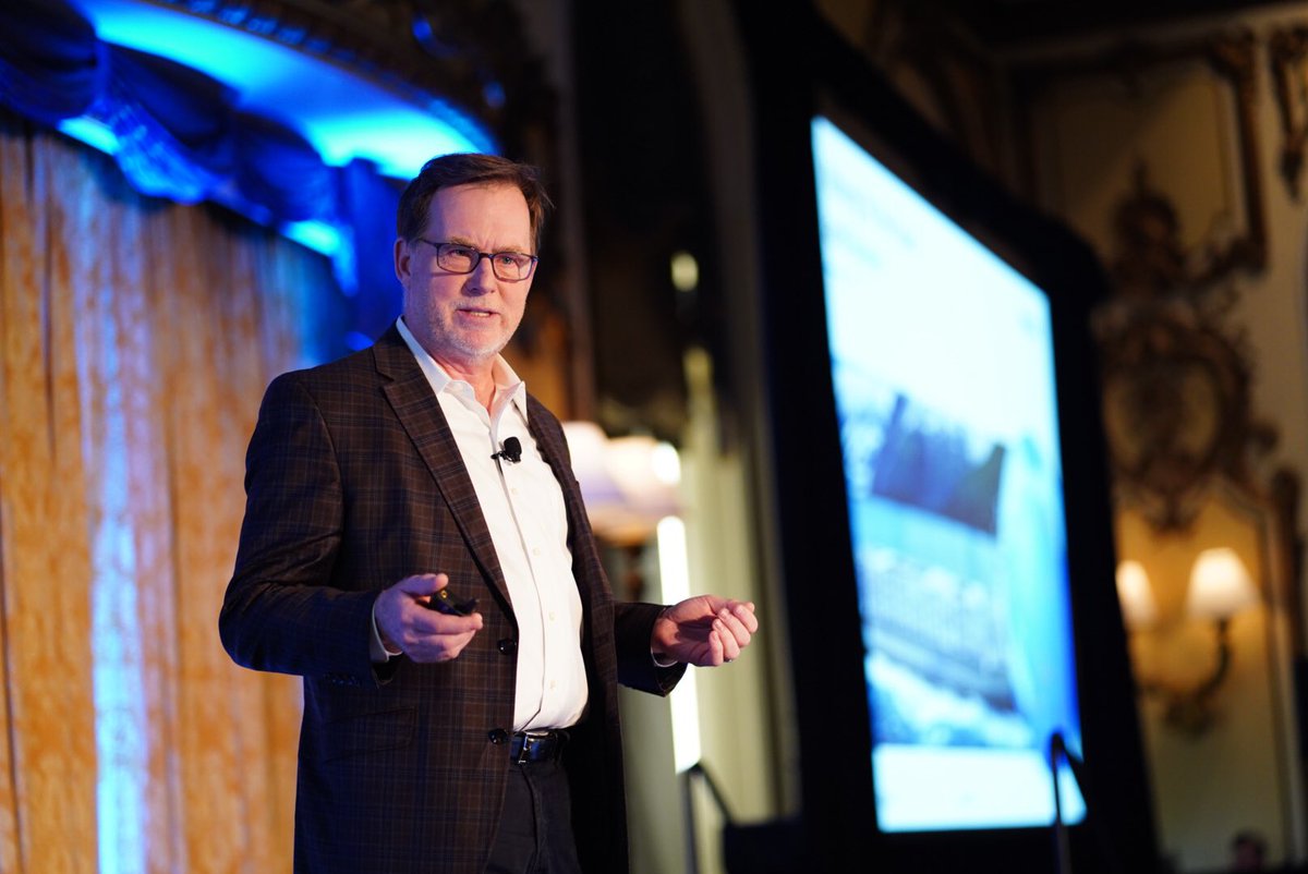 HMGStrategy's tweet photo. Great leaders must be highly #accessible in times of #change - @PeterFWeis #MatsonNavigation #hmgciosf #cio #changemgmt #communication https://t.co/JJFMyWy4sS