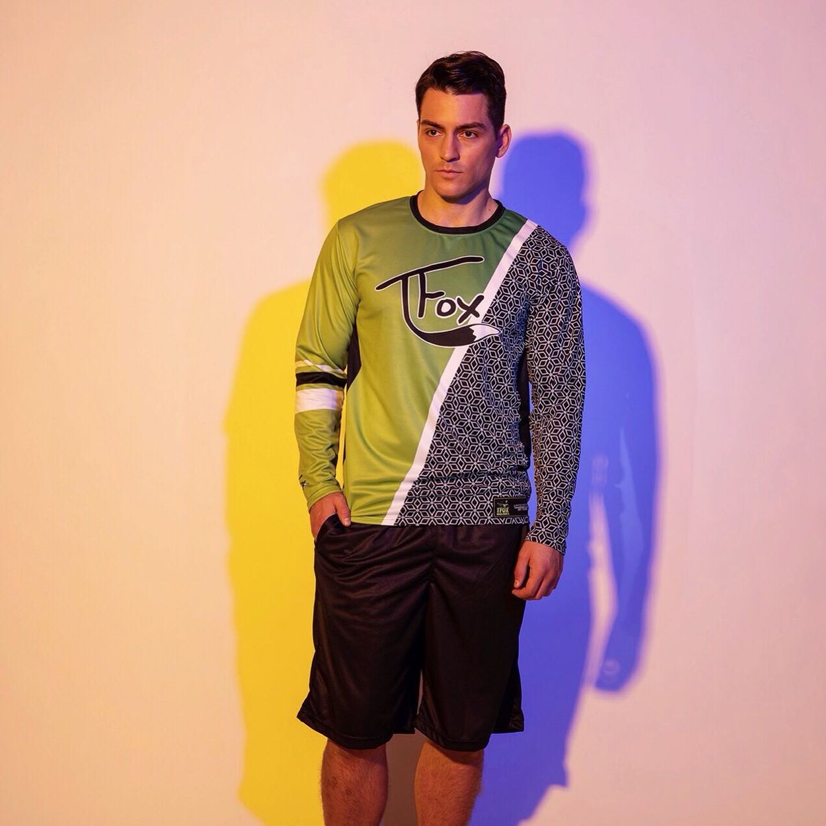 RapidThreads's tweet image. Create custom apparel with the unifying touch of your brand. 🔹🔸 #RapidThreads #LeagueApparel