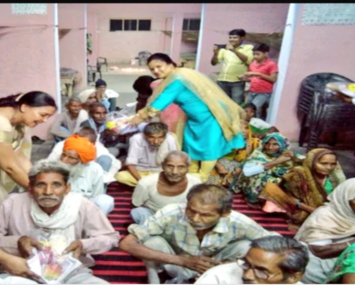 OldAgeFoundtn's tweet photo. किसी असहाय भूखे वृद्ध को भोजन उपलब्ध कराने का प्रयास करें,
खास तौर से शारीरिक रूप से अक्षम बृद्ध जनो की।
#HelpOldAge
ये हमारी नैतिक जिम्मेदारी भी है https://t.co/IVApjpTvbB